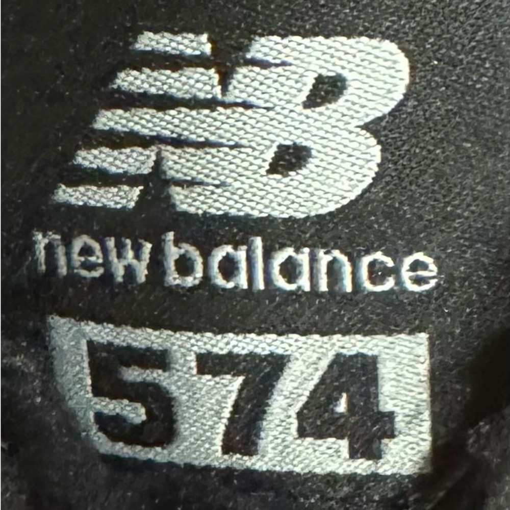 Excellent condition New Balance 574 sneaker, size 6 women’s. - Picture 5 of 5